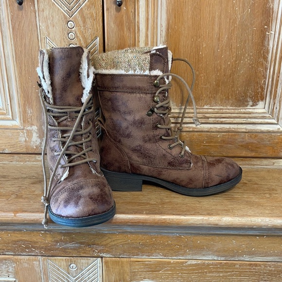 roxy addie combat boot